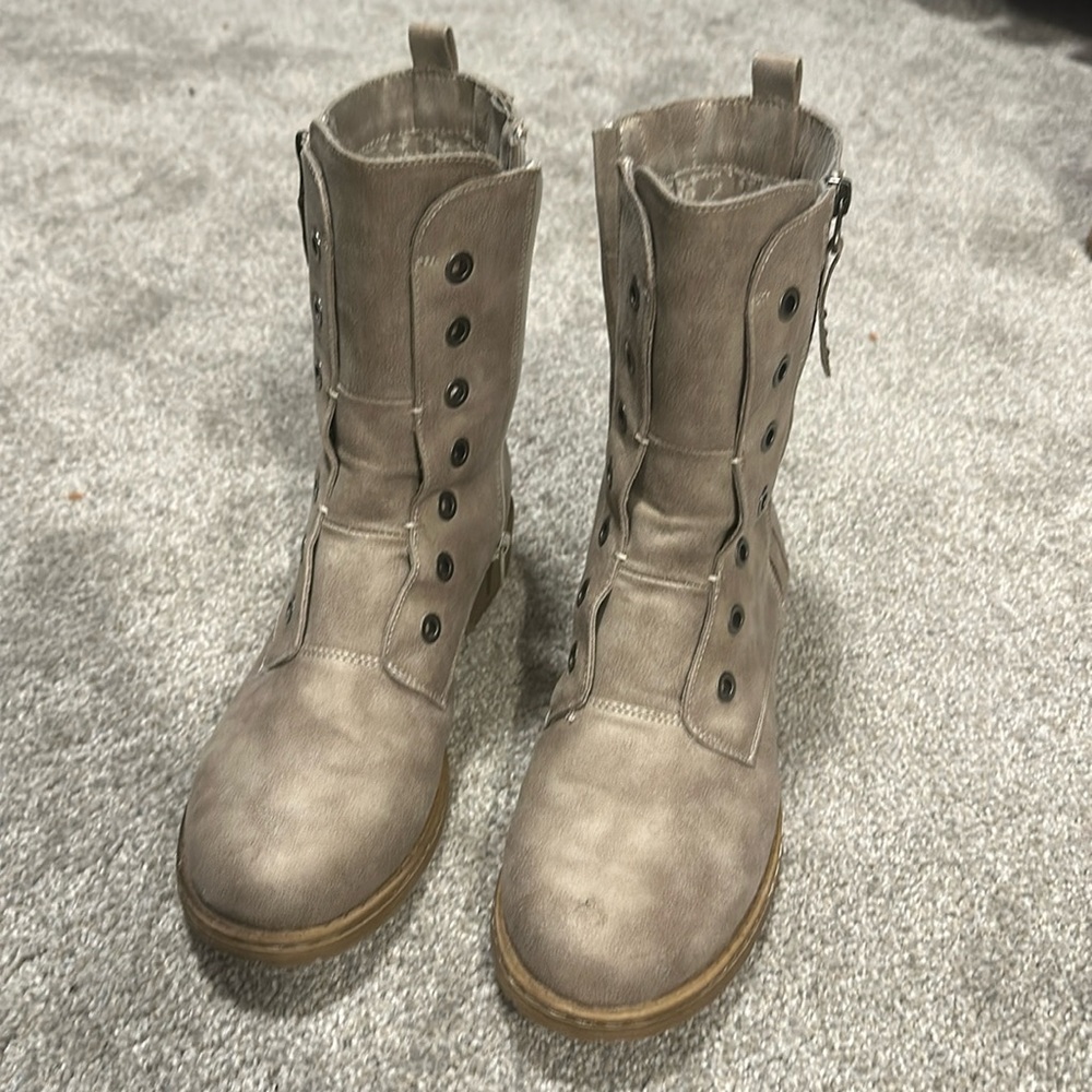 Very G Tan Zip Up Boots Size 11